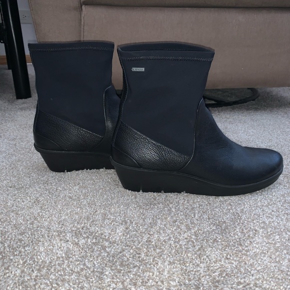 ecco booties
